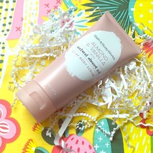 Almond & Vanilla Clay Body Scrub